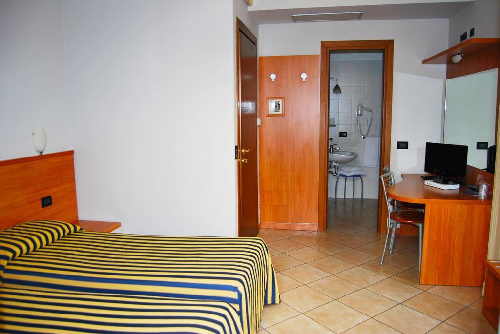 Albergo Salerno Milán Exteriér fotografie