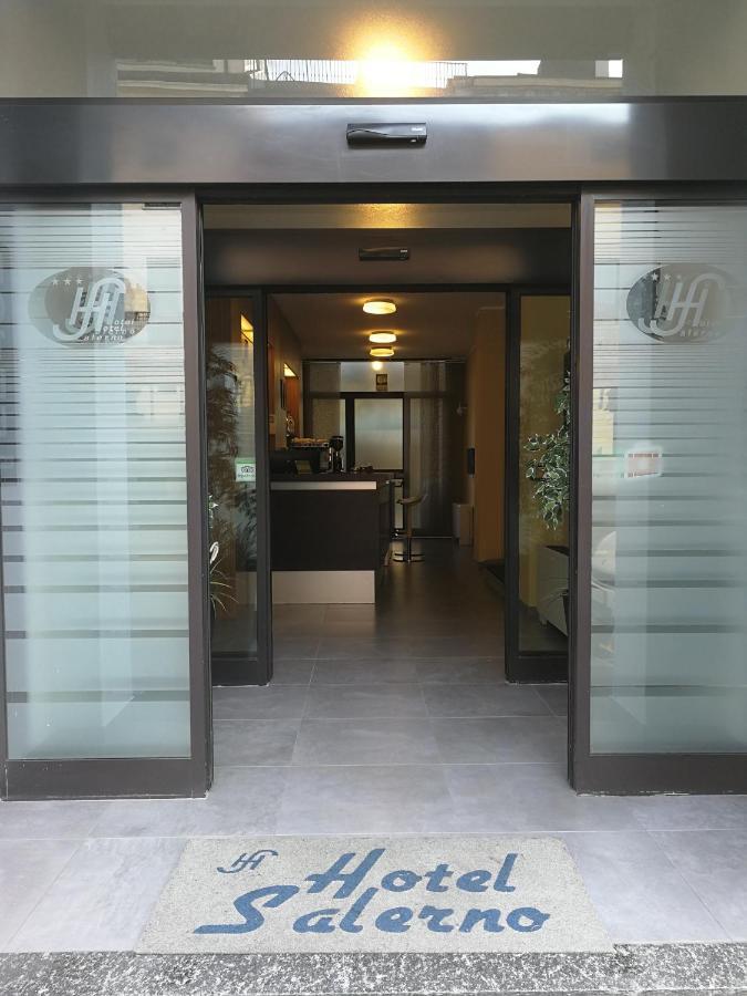 Albergo Salerno Milán Exteriér fotografie